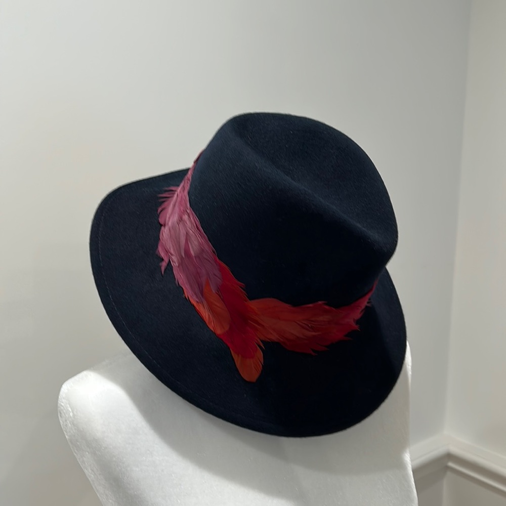 Eugenia Kim Felt Fedora Navy with feathers‎ size small